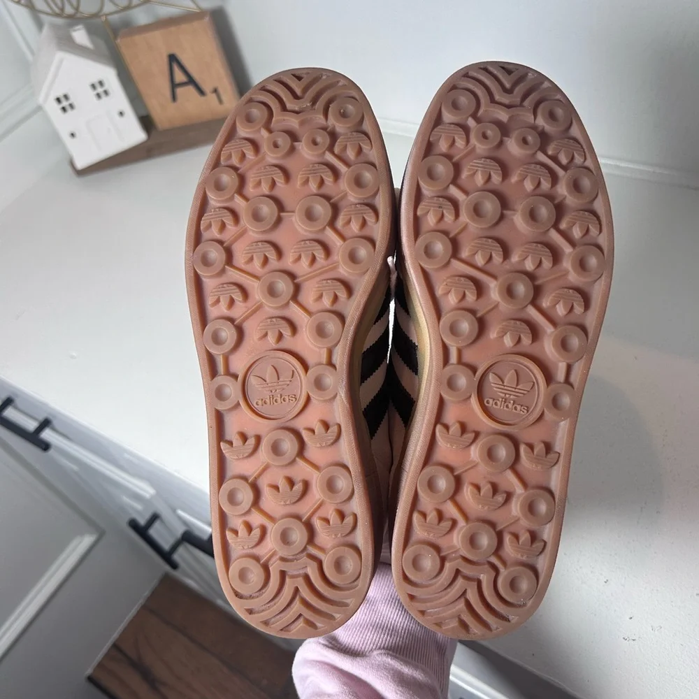 Adidas Gazelle Pink Suede Sneakers Women’s 8 | Retro Gum Sole Casual Shoes - Picture 6 of 7